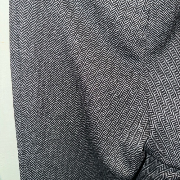 Chic Black and Gray Chevron Leggings - Picture 3 of 3